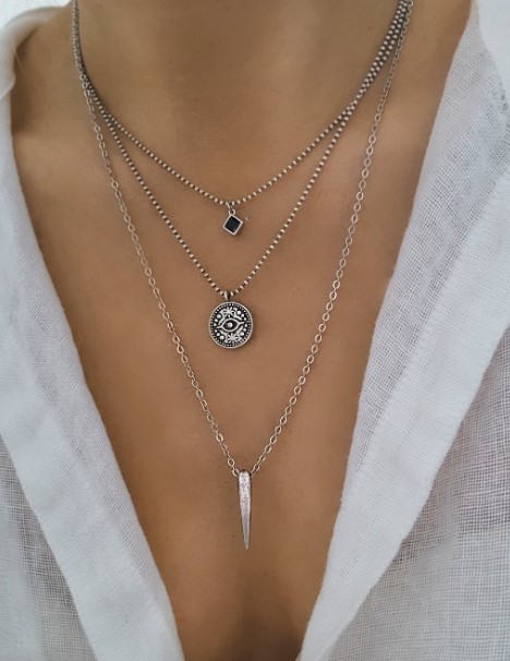 The Art of Layered Necklaces: How to Master Necklace Layering