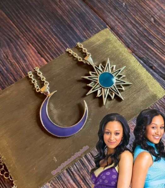 twitches necklace - featuredi image